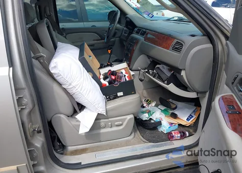 2008 Chevrolet Suburban 1500 Lt z USA, uszkodzony, nr VIN 3GNFC16038G197033